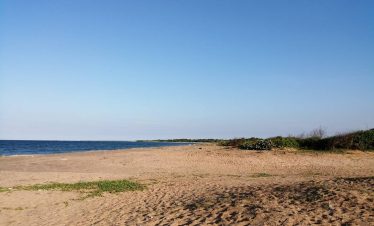 sri lanka east coast beach