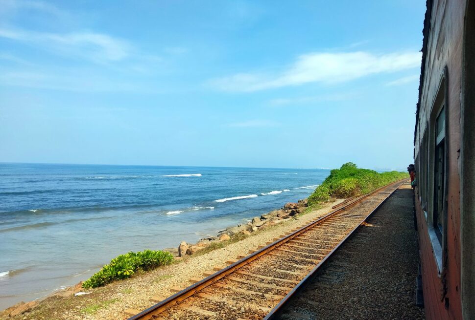 Solo travel Sri Lanka using public transport 2weeksinsrilanka