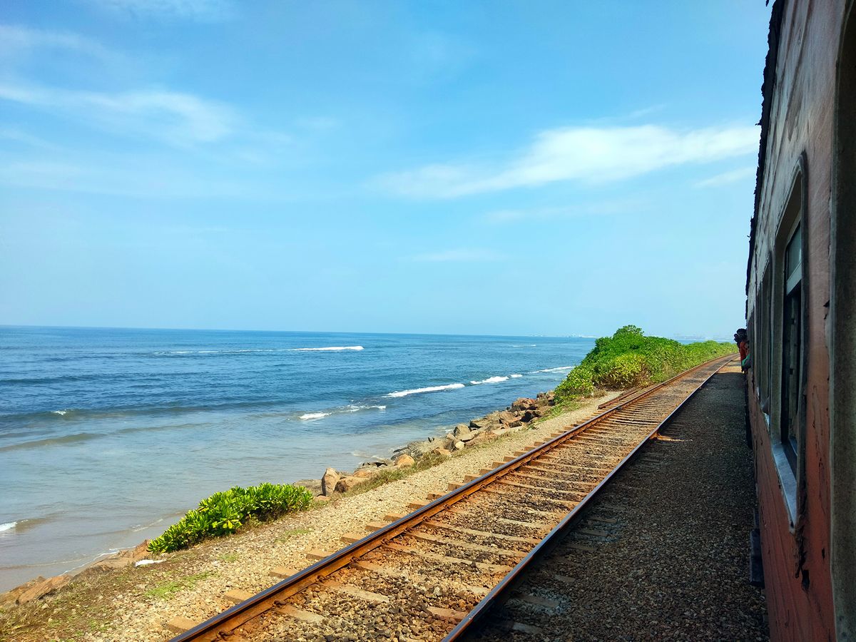Solo travel Sri Lanka using public transport 2weeksinsrilanka